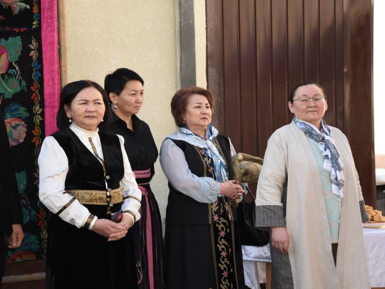 В КГУ по случаю праздника Нооруз проходит мероприятие под названием «Улуттун улуу күнү»
